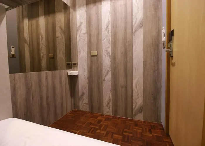 168 Auberge de jeunesse *